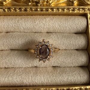 Elegant Gold and Black Stone Ring